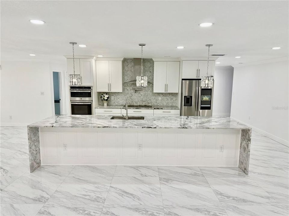 For Sale: $625,000 (3 beds, 4 baths, 2118 Square Feet)