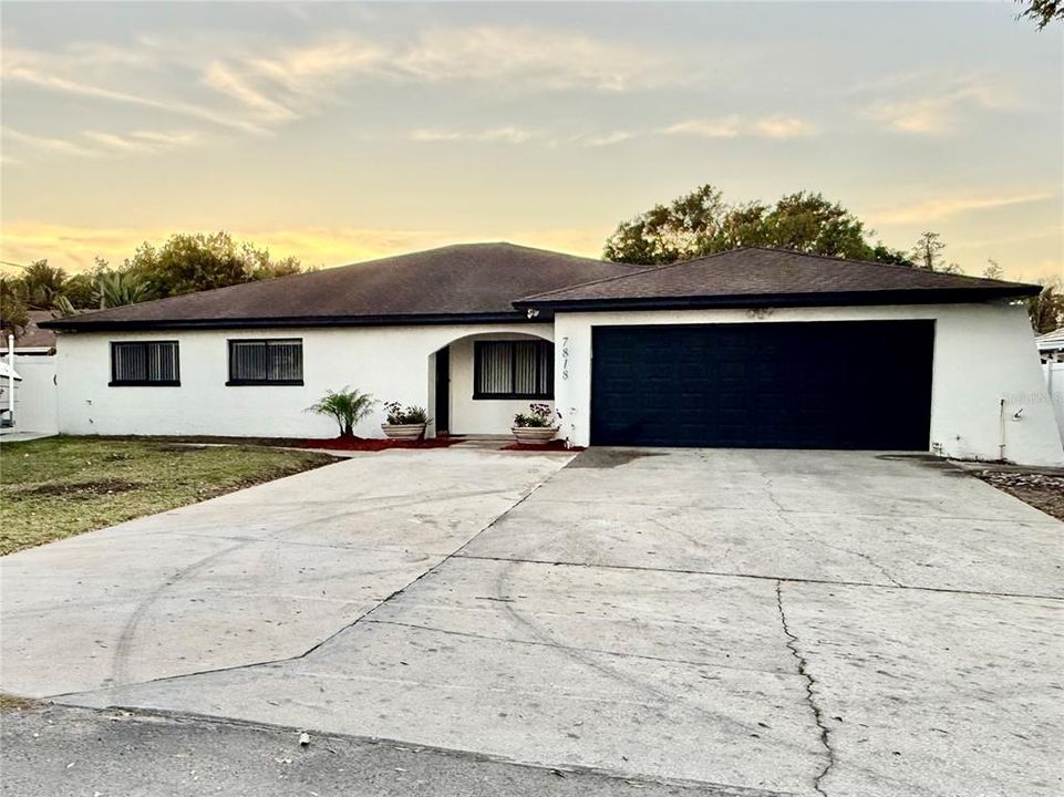 For Sale: $625,000 (3 beds, 4 baths, 2118 Square Feet)