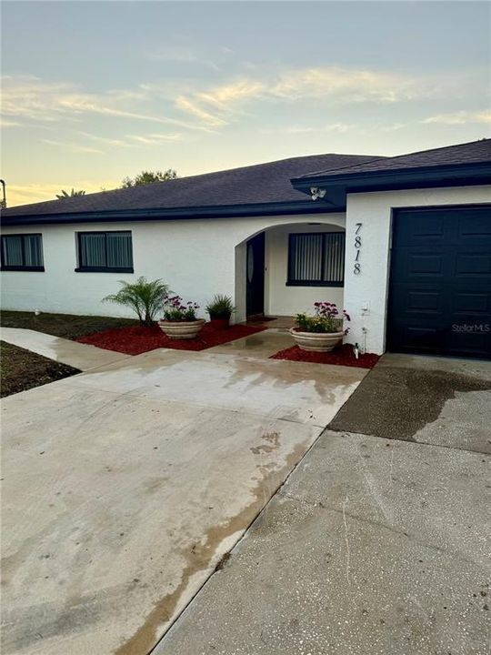 For Sale: $625,000 (3 beds, 4 baths, 2118 Square Feet)