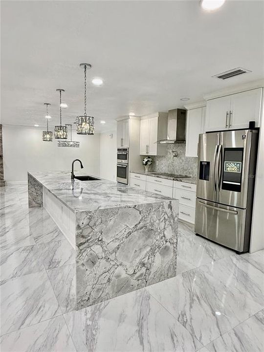 For Sale: $625,000 (3 beds, 4 baths, 2118 Square Feet)