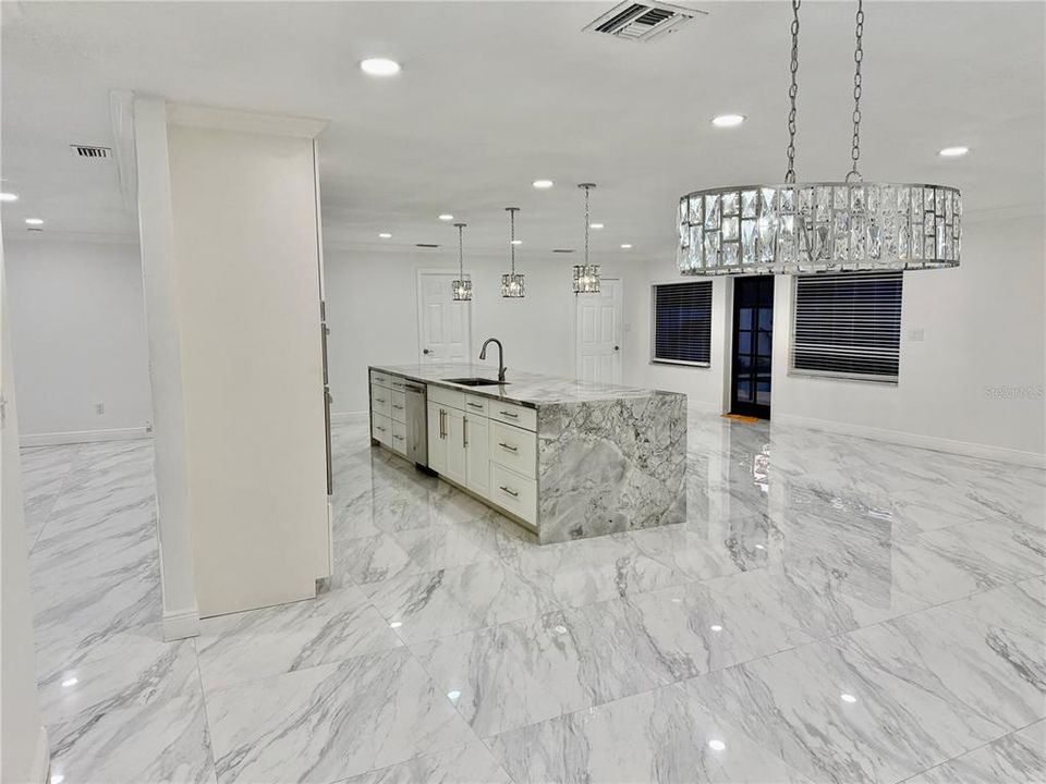 For Sale: $625,000 (3 beds, 4 baths, 2118 Square Feet)