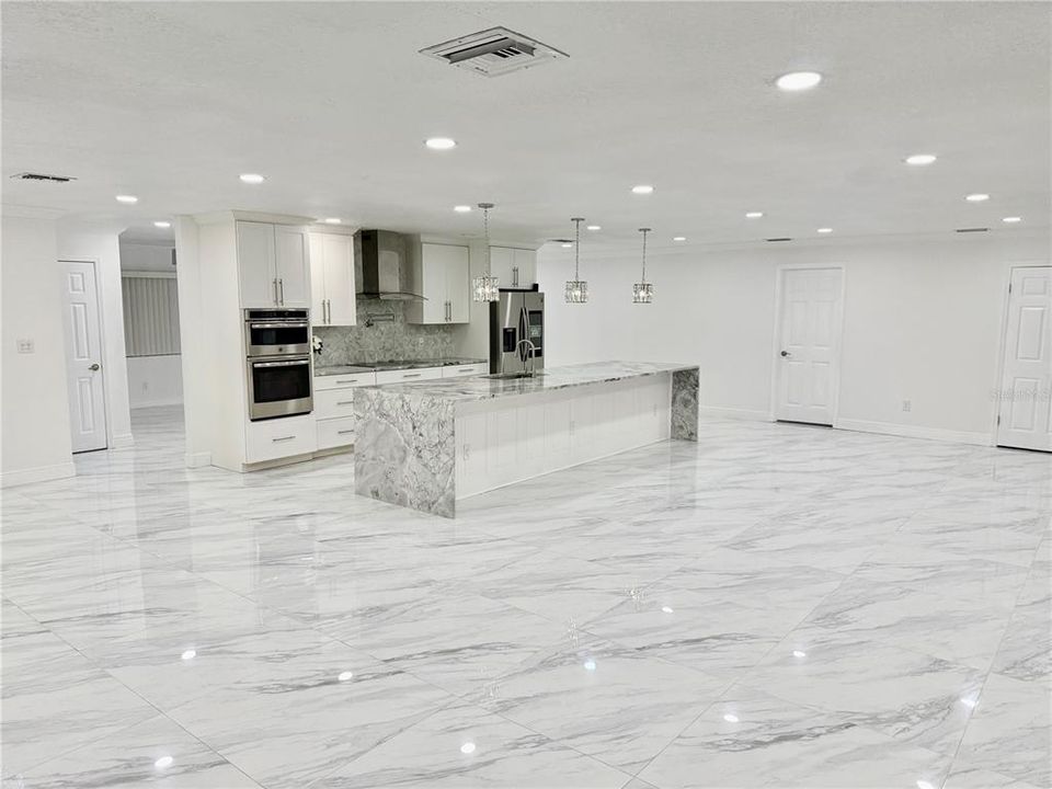 For Sale: $625,000 (3 beds, 4 baths, 2118 Square Feet)