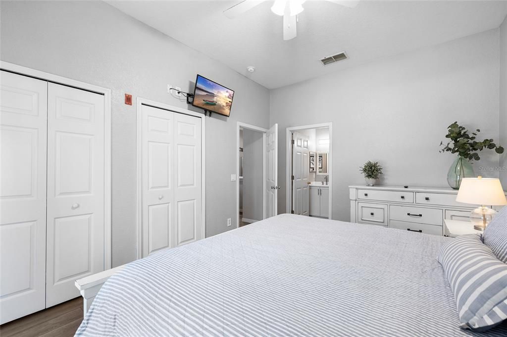 For Sale: $210,000 (3 beds, 2 baths, 1227 Square Feet)