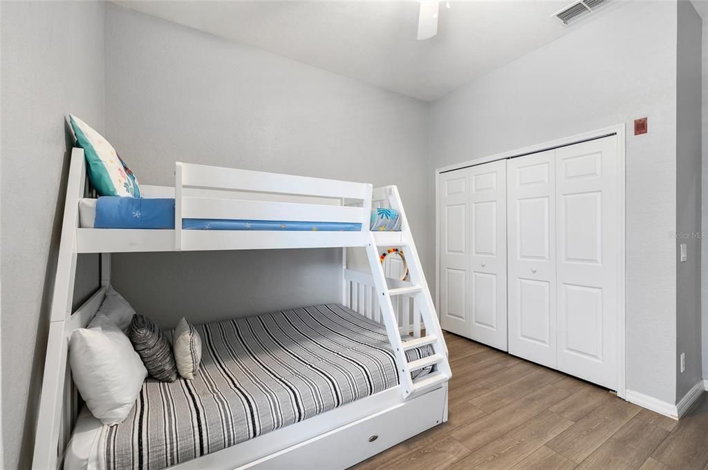 For Sale: $210,000 (3 beds, 2 baths, 1227 Square Feet)