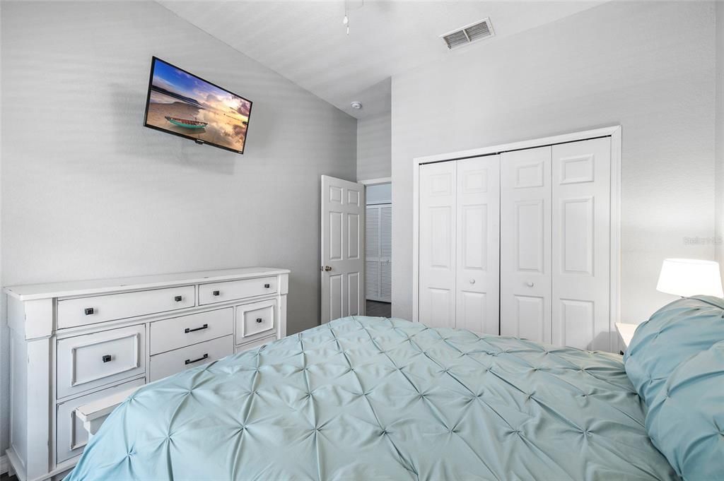 For Sale: $210,000 (3 beds, 2 baths, 1227 Square Feet)