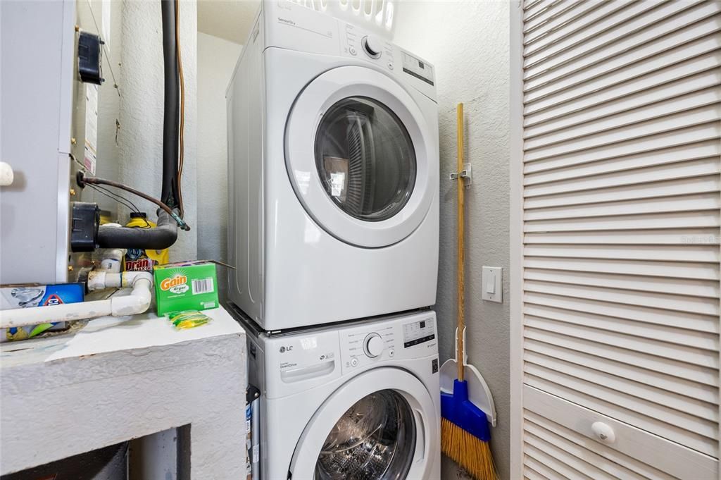 For Sale: $210,000 (3 beds, 2 baths, 1227 Square Feet)