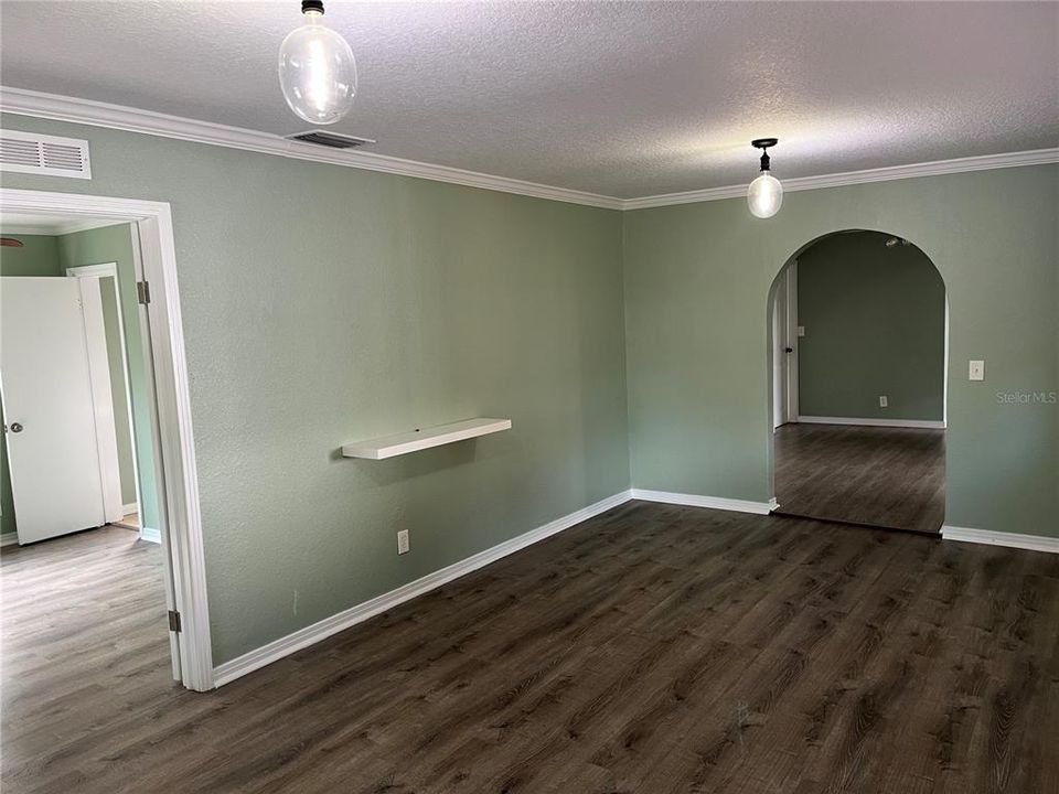 出租: $3,100 (3 贝兹, 2 浴室, 1158 平方英尺)