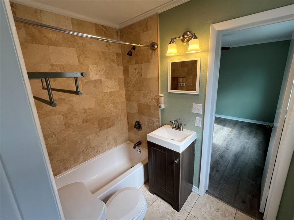 出租: $3,100 (3 贝兹, 2 浴室, 1158 平方英尺)