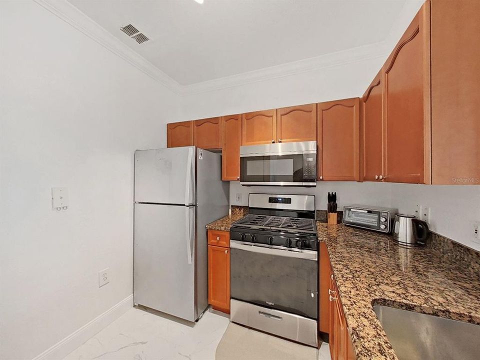 出租: $3,000 (2 贝兹, 2 浴室, 1198 平方英尺)