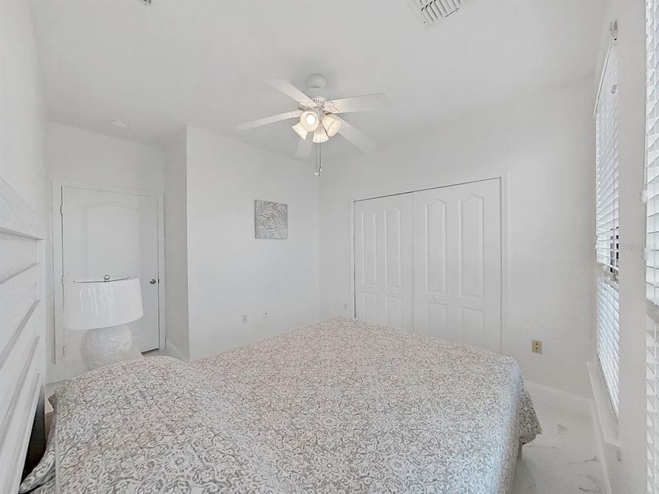 出租: $3,000 (2 贝兹, 2 浴室, 1198 平方英尺)