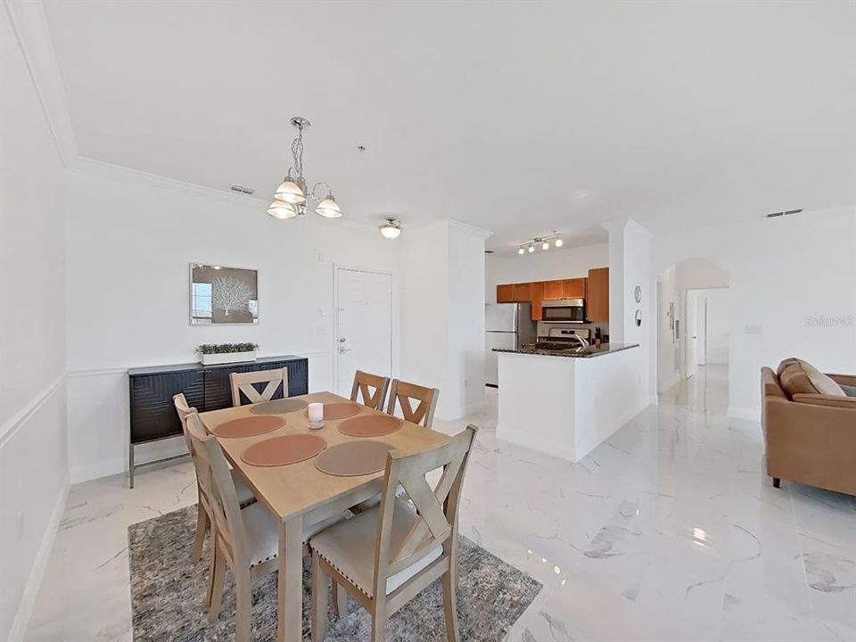 出租: $3,000 (2 贝兹, 2 浴室, 1198 平方英尺)