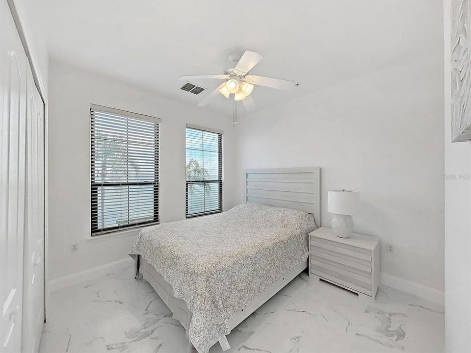 出租: $3,000 (2 贝兹, 2 浴室, 1198 平方英尺)