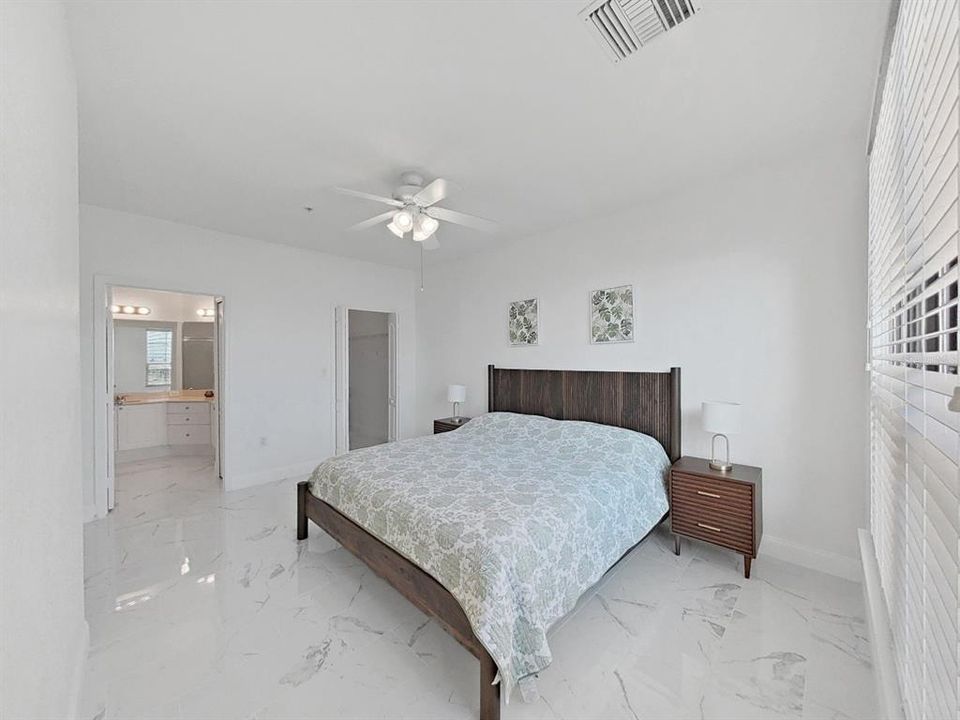 出租: $3,000 (2 贝兹, 2 浴室, 1198 平方英尺)