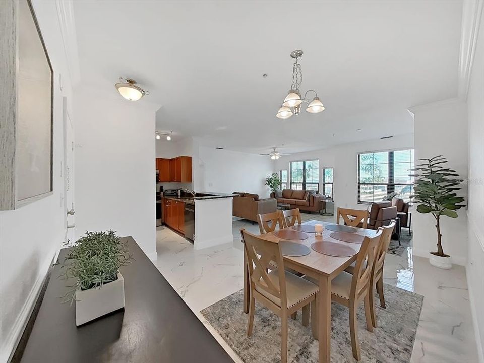 出租: $3,000 (2 贝兹, 2 浴室, 1198 平方英尺)