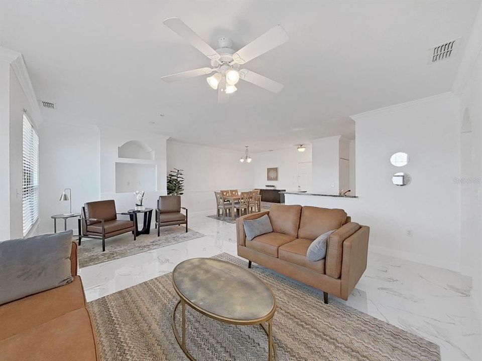 出租: $3,000 (2 贝兹, 2 浴室, 1198 平方英尺)