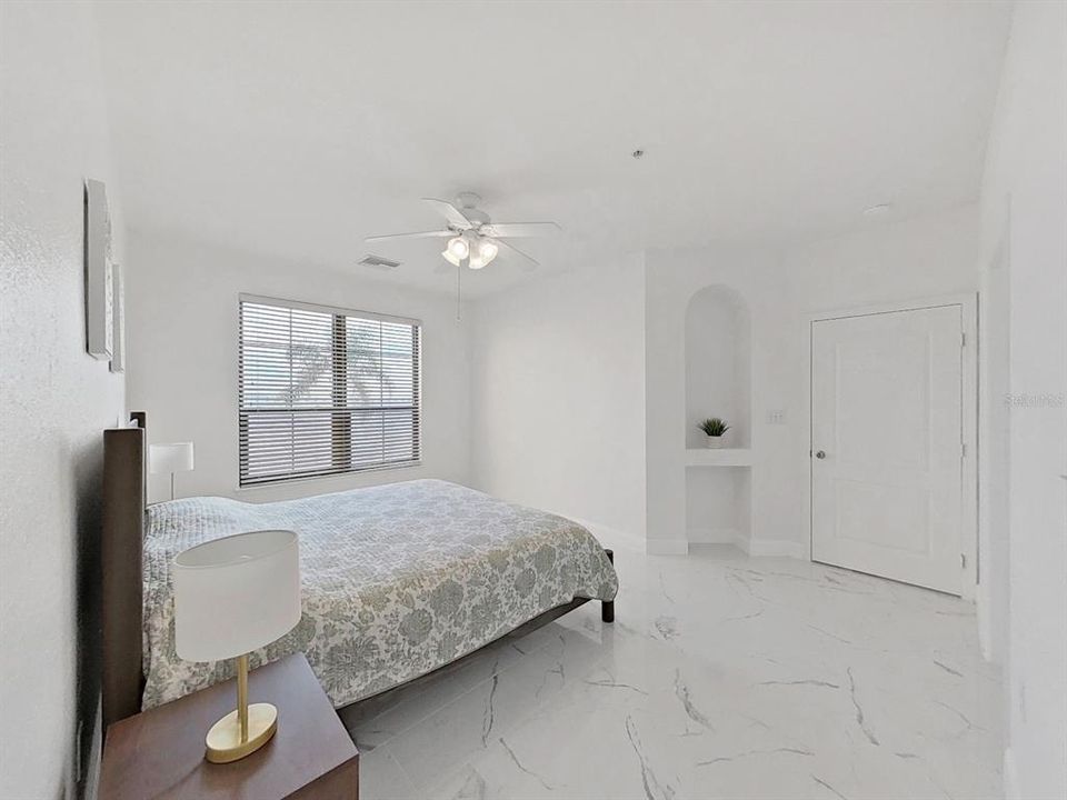 出租: $3,000 (2 贝兹, 2 浴室, 1198 平方英尺)