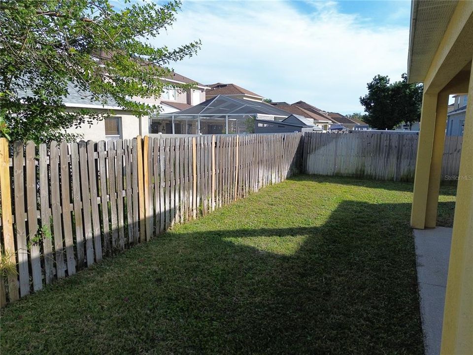 For Sale: $349,000 (5 beds, 3 baths, 2330 Square Feet)