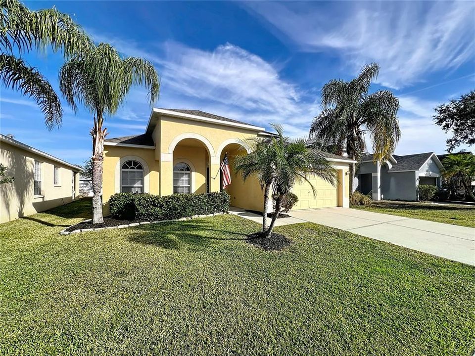 For Sale: $349,000 (5 beds, 3 baths, 2330 Square Feet)