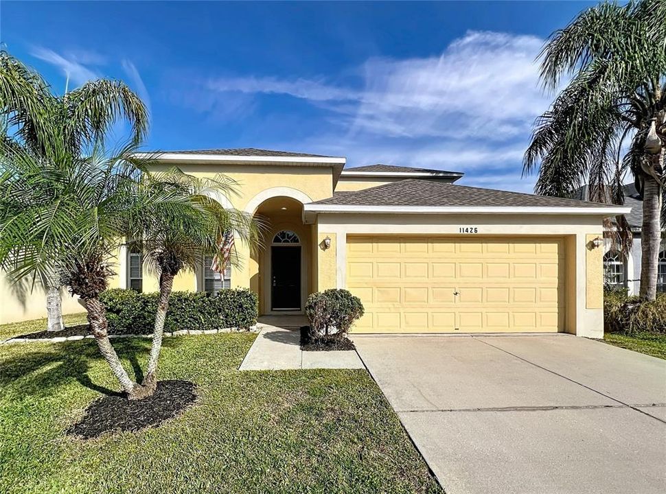 For Sale: $349,000 (5 beds, 3 baths, 2330 Square Feet)