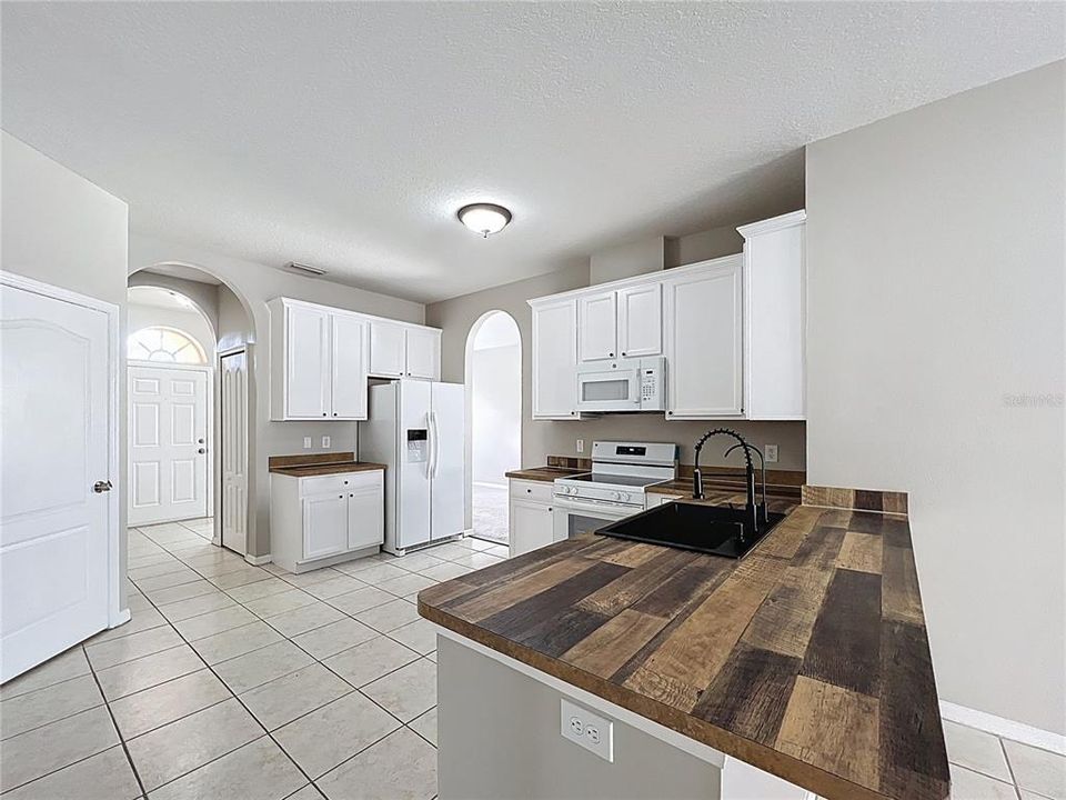 For Sale: $349,000 (5 beds, 3 baths, 2330 Square Feet)