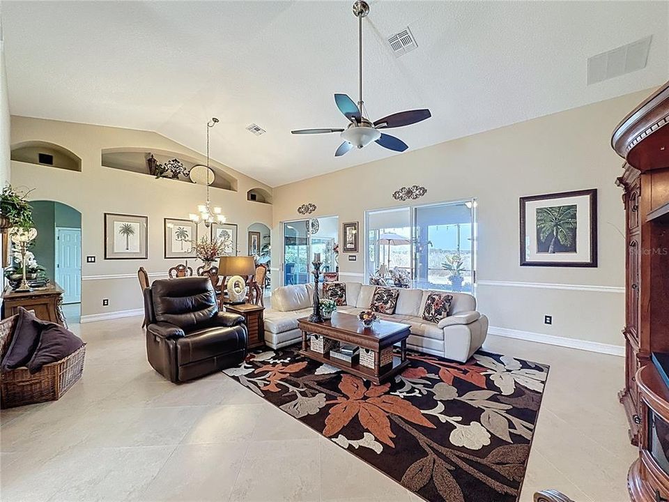 На продажу: $499,999 (3 спален, 2 ванн, 1954 Квадратных фут)