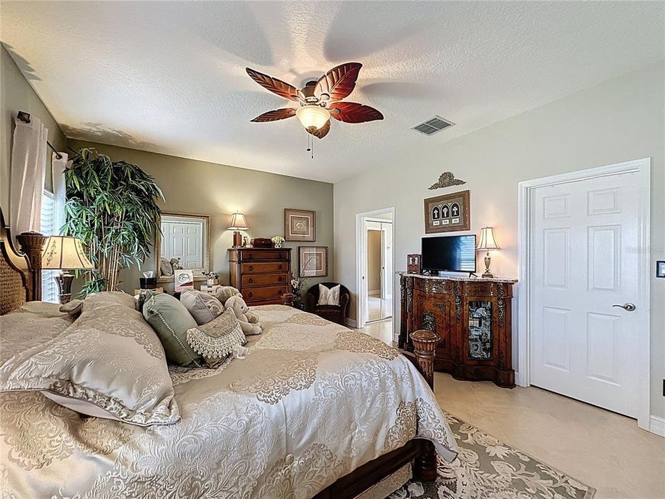 На продажу: $499,999 (3 спален, 2 ванн, 1954 Квадратных фут)