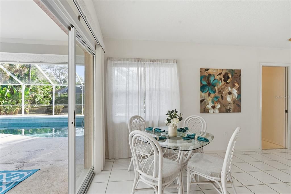 待售: $345,000 (3 贝兹, 2 浴室, 2059 平方英尺)