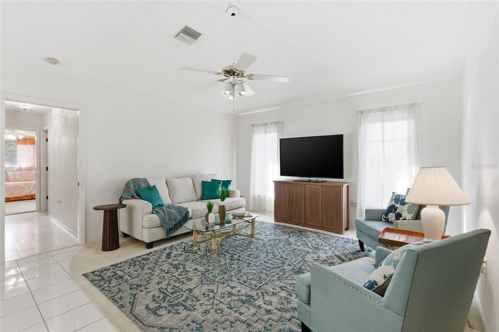 待售: $345,000 (3 贝兹, 2 浴室, 2059 平方英尺)