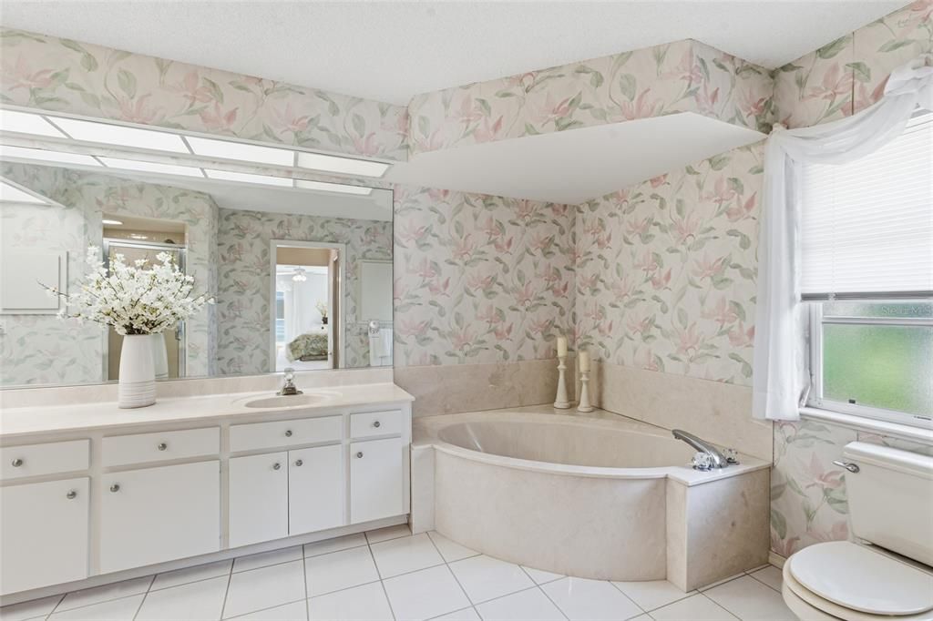 待售: $345,000 (3 贝兹, 2 浴室, 2059 平方英尺)