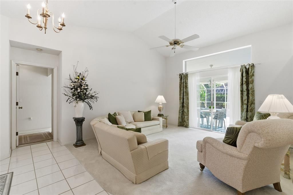 待售: $345,000 (3 贝兹, 2 浴室, 2059 平方英尺)