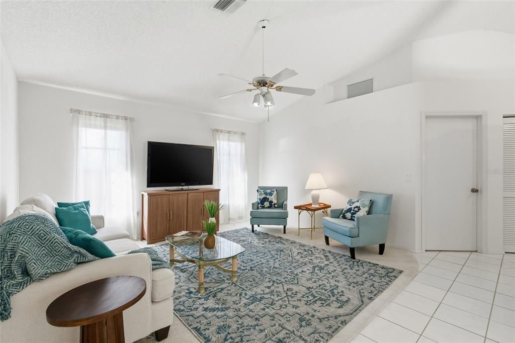 待售: $345,000 (3 贝兹, 2 浴室, 2059 平方英尺)