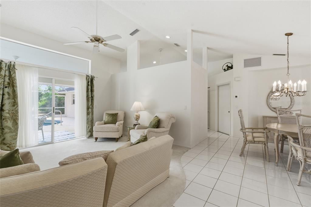 待售: $345,000 (3 贝兹, 2 浴室, 2059 平方英尺)