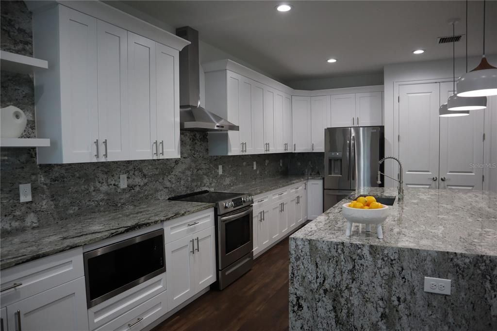 待售: $575,000 (3 贝兹, 2 浴室, 2224 平方英尺)