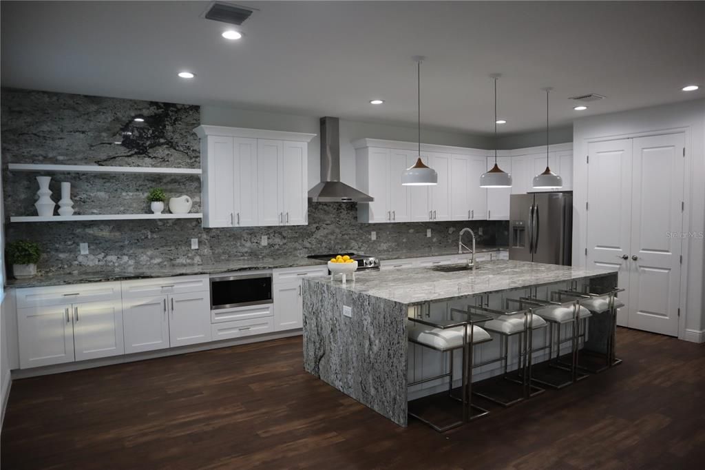 待售: $575,000 (3 贝兹, 2 浴室, 2224 平方英尺)