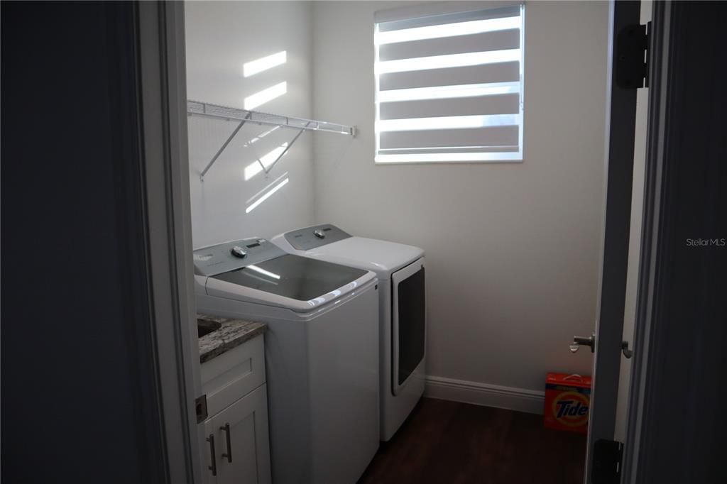 待售: $575,000 (3 贝兹, 2 浴室, 2224 平方英尺)