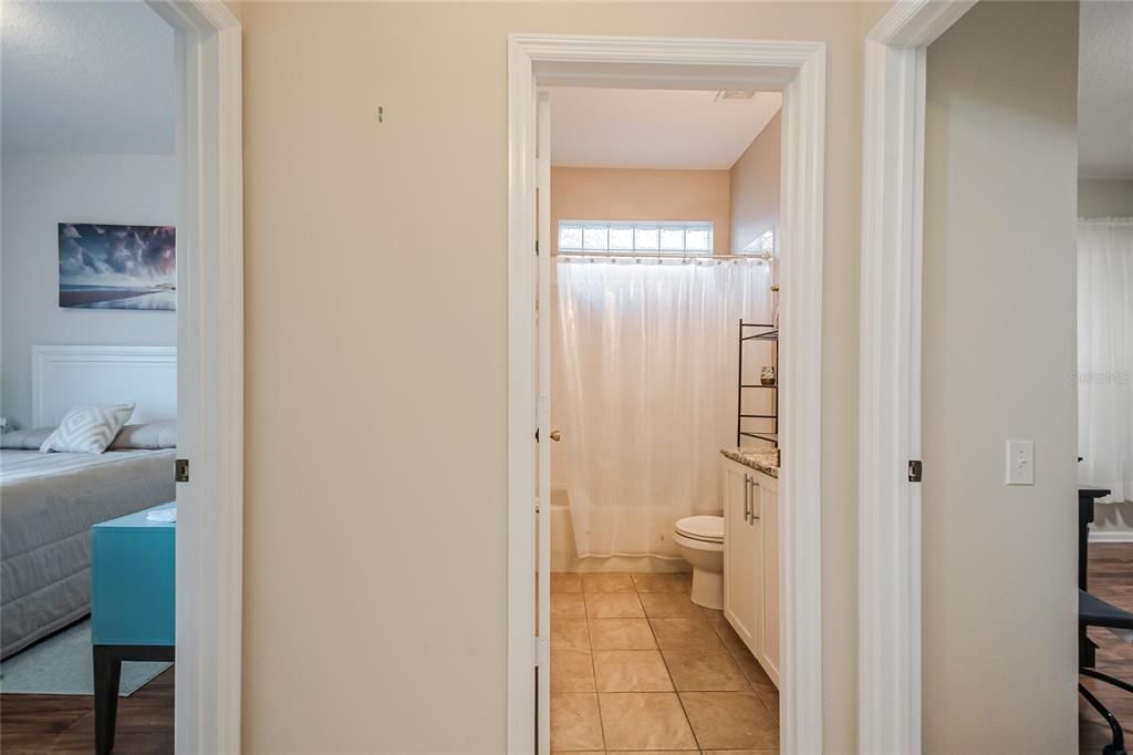 For Sale: $399,999 (3 beds, 2 baths, 1664 Square Feet)