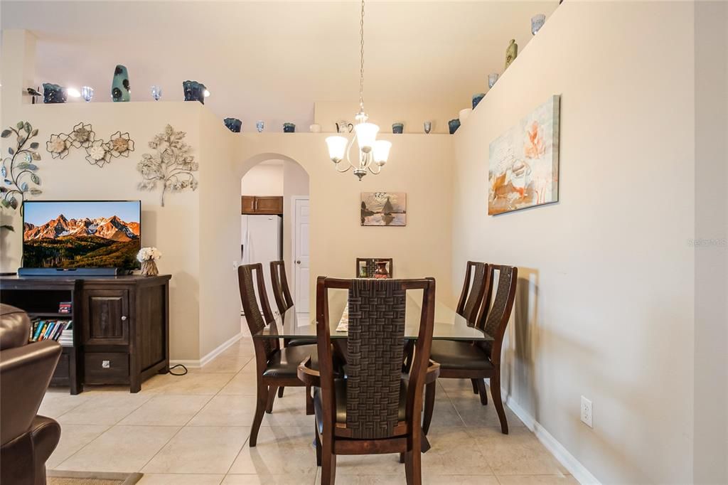 For Sale: $399,999 (3 beds, 2 baths, 1664 Square Feet)