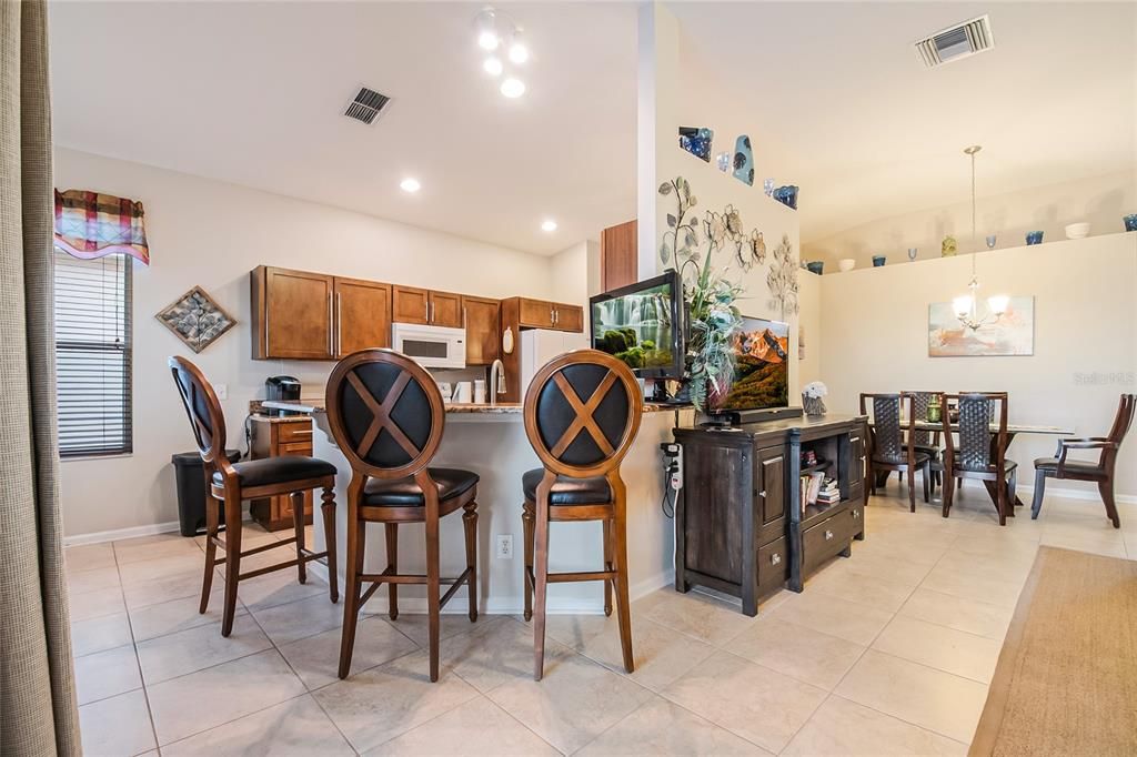 For Sale: $399,999 (3 beds, 2 baths, 1664 Square Feet)