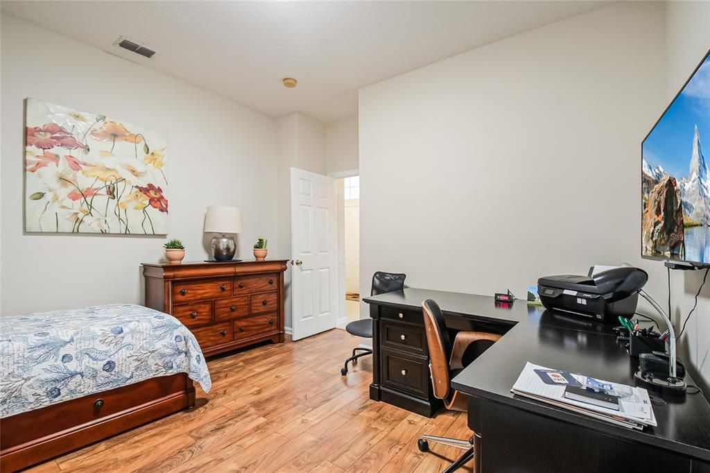 For Sale: $399,999 (3 beds, 2 baths, 1664 Square Feet)