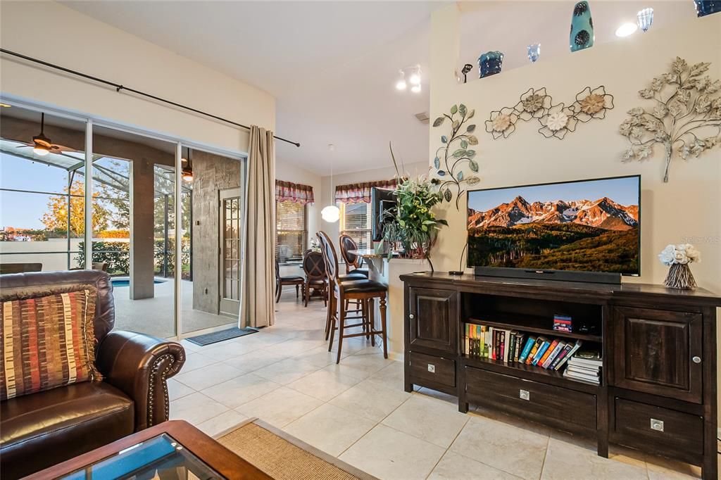 For Sale: $399,999 (3 beds, 2 baths, 1664 Square Feet)