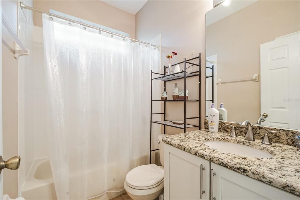 For Sale: $399,999 (3 beds, 2 baths, 1664 Square Feet)