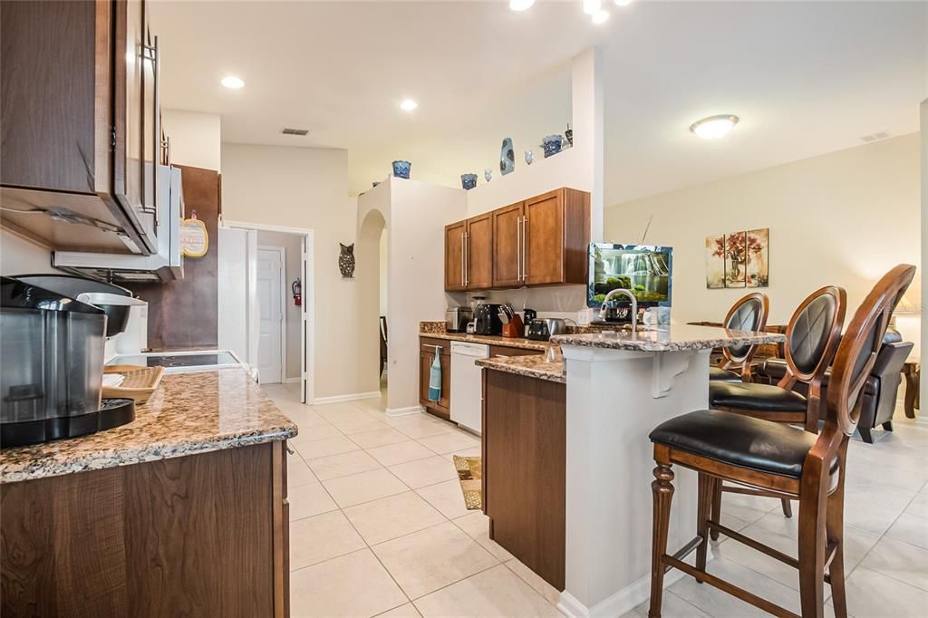 For Sale: $399,999 (3 beds, 2 baths, 1664 Square Feet)