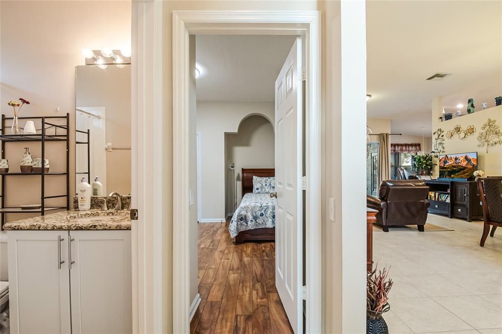 For Sale: $399,999 (3 beds, 2 baths, 1664 Square Feet)