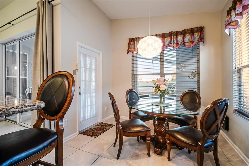 For Sale: $399,999 (3 beds, 2 baths, 1664 Square Feet)