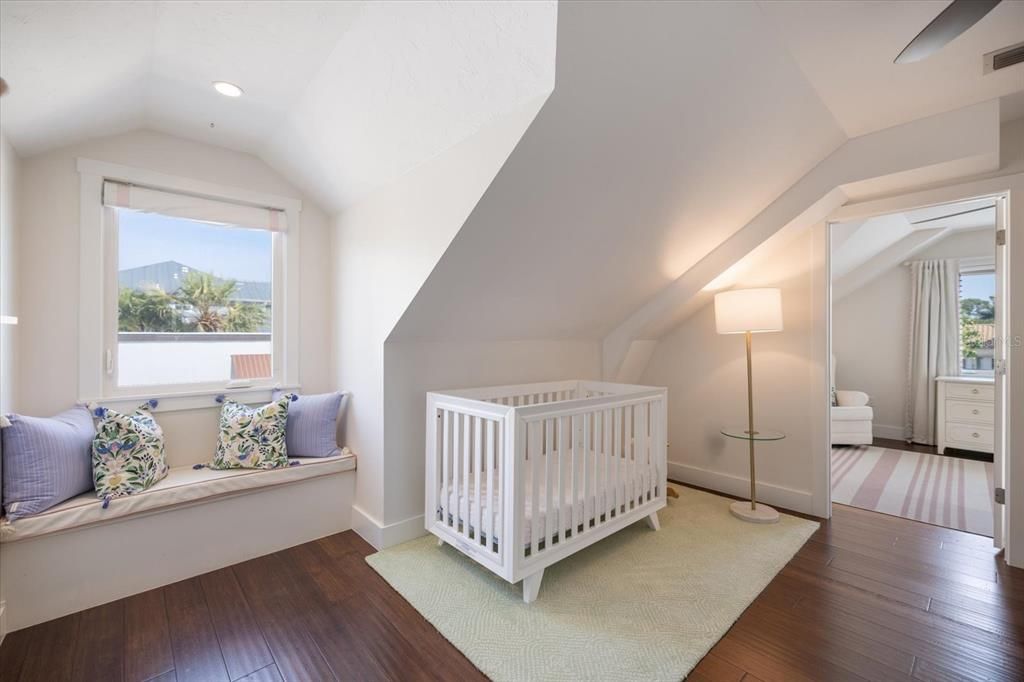 En Venta: $1,899,000 (4 camas, 4 baños, 2293 Pies cuadrados)