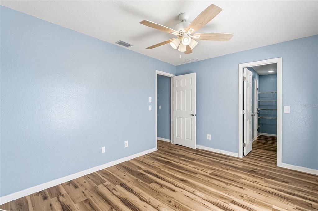 For Sale: $260,000 (3 beds, 2 baths, 1250 Square Feet)