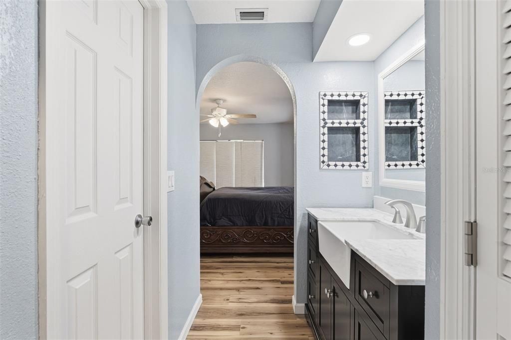 For Sale: $260,000 (3 beds, 2 baths, 1250 Square Feet)