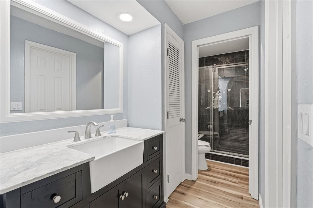 For Sale: $260,000 (3 beds, 2 baths, 1250 Square Feet)