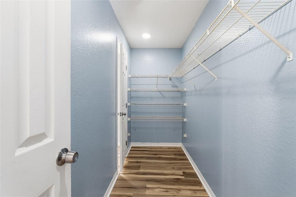 For Sale: $260,000 (3 beds, 2 baths, 1250 Square Feet)