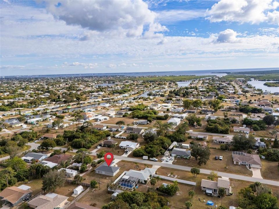 For Sale: $260,000 (3 beds, 2 baths, 1250 Square Feet)